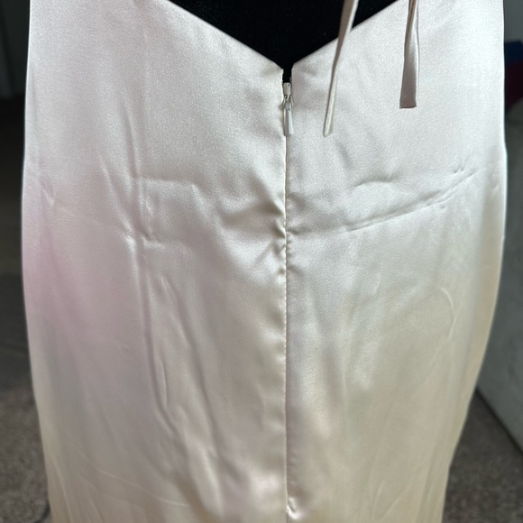 Sheath Bridesmaid Dress V Neck Spaghetti Strap Size 8 - Picture 11 of 11